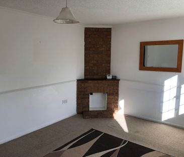 3 Bed Semi-Detached House, Crawley Green Road, LU2 - Photo 1