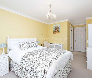 Riverside Gardens, Finchley, N3 - Photo 1