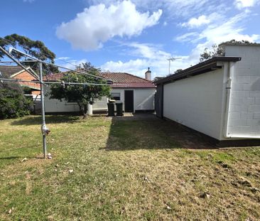 Charming 3-Bedroom Home Available Now&excl; - Photo 4