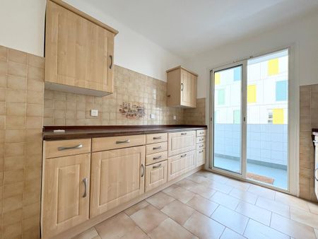 Location Appartement 3 pièces 54m² NICE 06000 - Photo 5