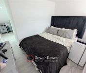 Mill Lane, Grays - - Photo 4