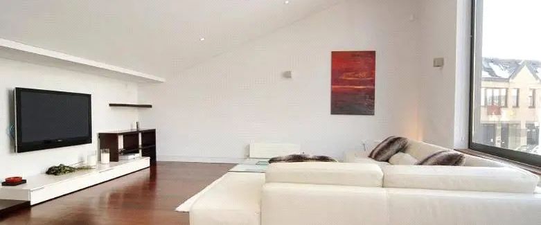 2 bedroom house in London - Photo 1