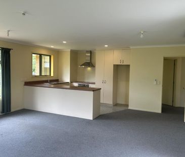 Large 2 bedroom, private home in Wakefield - Photo 1