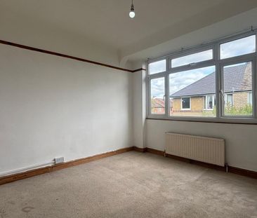 Montrose Avenue, Berkshire, SL1 - Photo 1