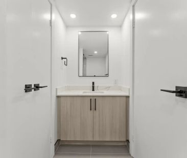 Charles West — Studio Suite - Photo 5
