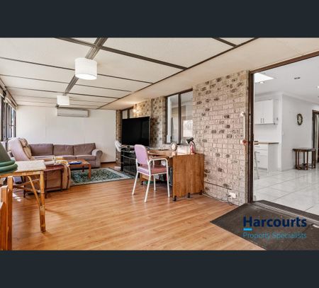 10 Pinjar Court, Waikiki, WA 6169 - Photo 4