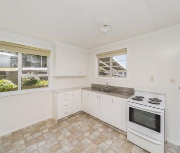 Beautifully Presented 2-Bedroom Unit - Merrilands - Photo 5
