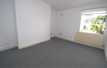 140-142 Whetstone Lane, Birkenhead, CH41 - Photo 2