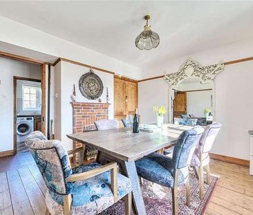 Larkage Cottages, Seale Lane, Seale, Farnham, Surrey, GU10 - Photo 3