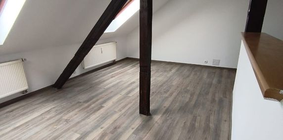 Dachgeschosswohnung mit Balkencharme - Photo 2
