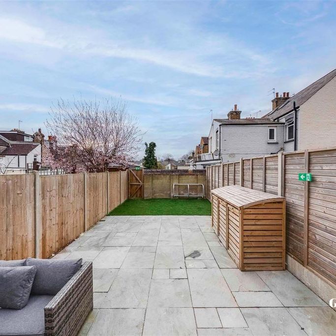 1 bedroom in a house share to rent - Photo 1