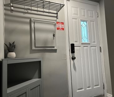 For Lease - 4 Sunning Hill Avenue Unit# LOWER, Hamilton, Ontario - Photo 1