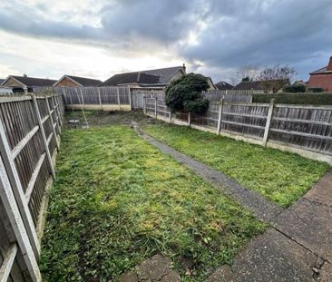 3 bedroom semi-detached house to rent - Photo 2