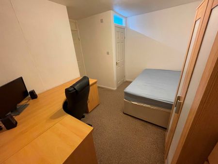 4 Bed End Terrace, Langwood Close, CV4 - Photo 5