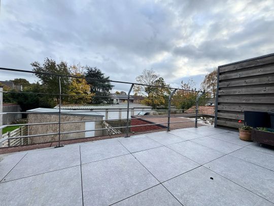 Instapklaar appartement met 2 slaapkamers en garage te Torhout - Photo 1