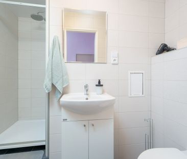 Pohodlné Bydlení pro Expaty: Moderní Studia v Praze 4 – Nusle - Photo 5
