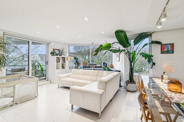 3 bedroom flat to rent - Photo 1