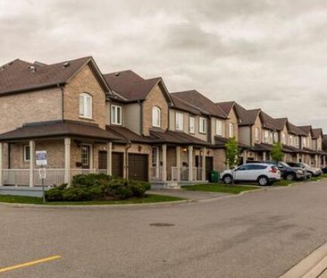 Daniels Gateway, Huntington | 675 Huntington Ridge Drive, Mississauga - Photo 1