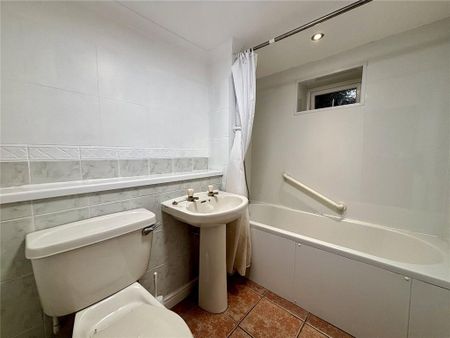 2 bedroom flat to rent - Photo 5
