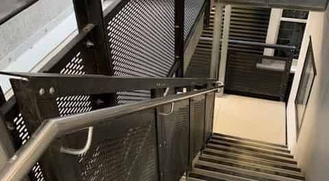 Quiet modern apartment in Newtown - Photo 1