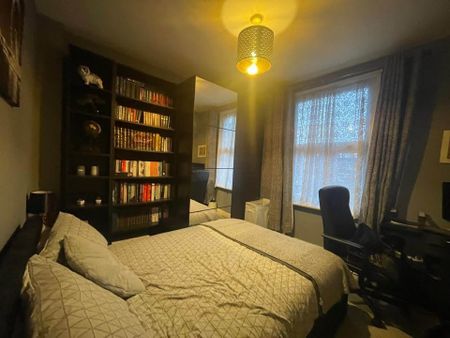 3 Bed Terraced House, Central Park Road, E6 - Photo 5