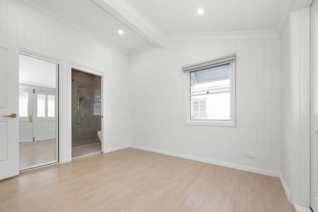 Renovated Queenslander with Space, Style & Inner-City Convenience - Photo 4