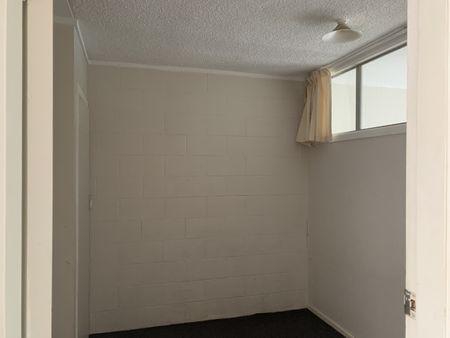 Two bedroom unit - Hillcrest - Photo 3