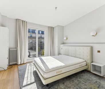 Location Appartement Paris 7 3 Pièces 122 m² - Photo 2