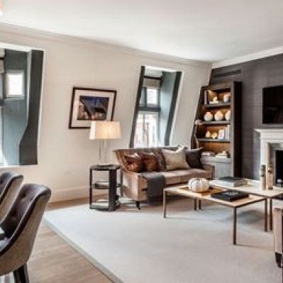 Three Bedroom Flat to rent in London - Photo 1