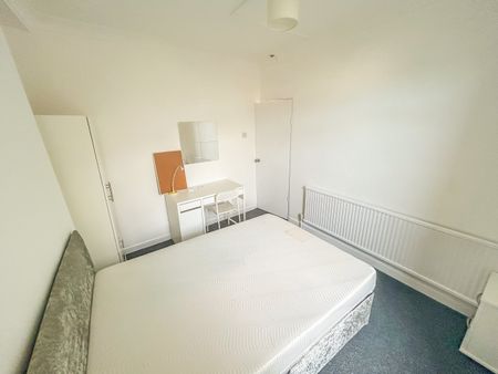 Birchwood Avenue, Treforest, Pontypridd - Photo 3