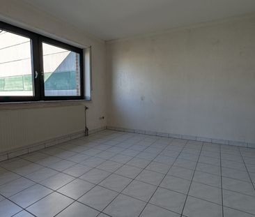 Wohnen mit Charme – 3-Zimmer-Wohnung mit Kamin und Balkon in Nieder... - Photo 1