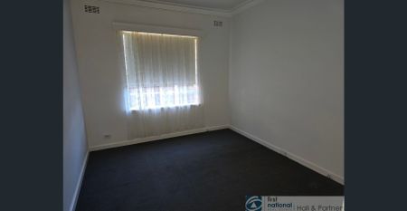 Well Presented 3 Bedroom - Photo 3