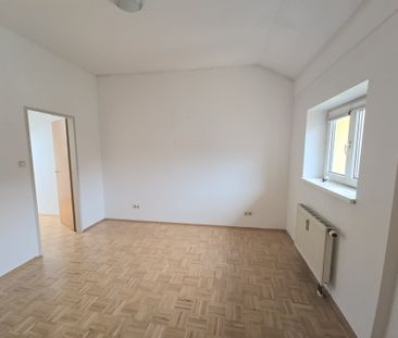 2 Zimmer DG Wohnung in zentraler Lage - Bismarckstraße 1 in Fürsten... - Photo 2