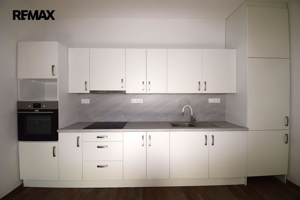 Pronájem bytu 1+1 64 m² - Photo 1