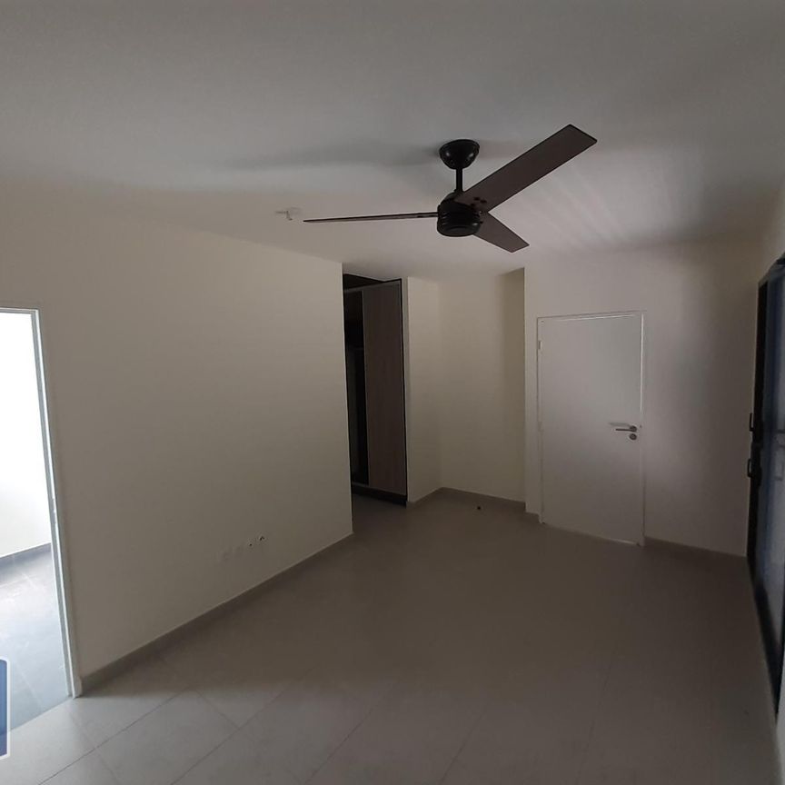 Location Appartement 4 pièces 84m² ST DENIS 97400 - Photo 1