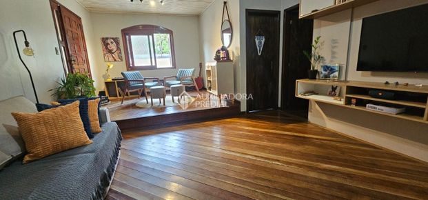 Casa com 3 quartos e 182m² para alugar em Nossa Senhora das Graças, Canoas. - Photo 1