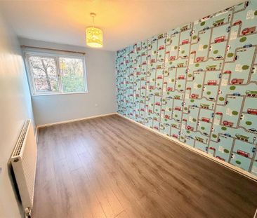 2 bedroom end of terrace house to rent - Photo 4