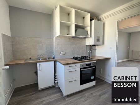 Location Appartement 4 pièces 64m² ST EGREVE 38120 - Photo 2