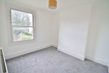 4 bedroom terraced house to rent - Photo 5