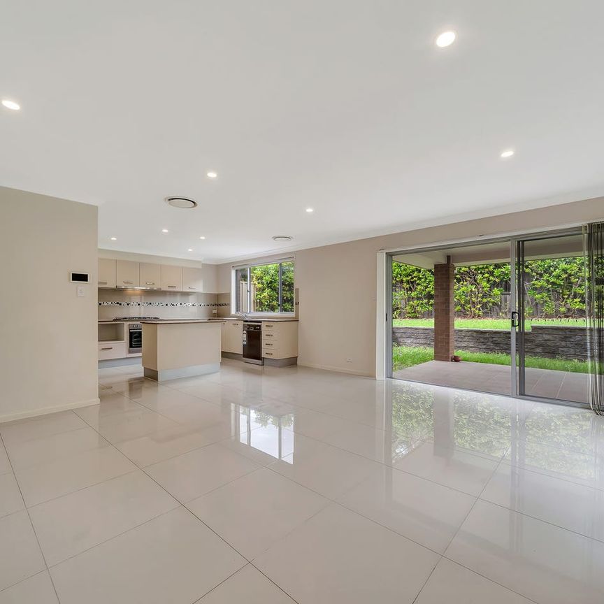 Modern family home in Prime Glenwood location - Photo 1