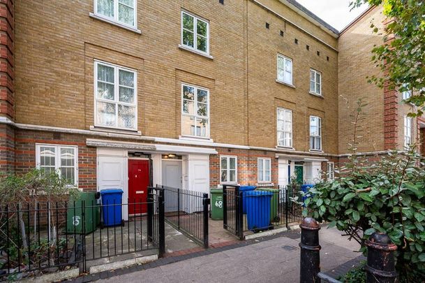 4 bedroom terraced house to rent - Photo 1