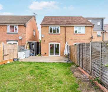 2 bedroom house to rent Smeaton Close, Blakelands, Milton Keynes, B... - Photo 2
