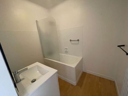 Location Appartement 2 pièces 49m² - Photo 4