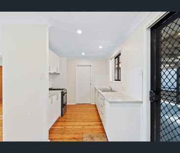 Comfort, Convenience & Family-Friendly Living - Photo 3