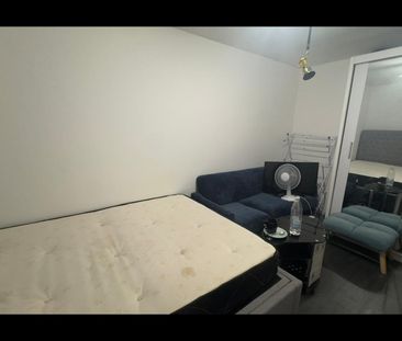 Room in a Shared Flat, Whardfale Court, E5 - Photo 5