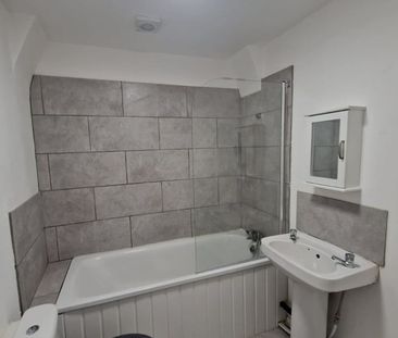 3 Bed Terraced House, Eldon Road, CH42 - Photo 2