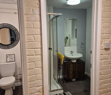 Room in a Shared House, Knepp Close, BN2 - Photo 6