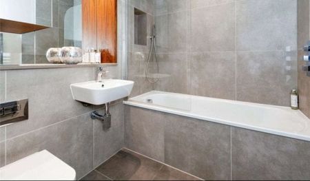 St James House, Clivemont Road, Maide... - Photo 4