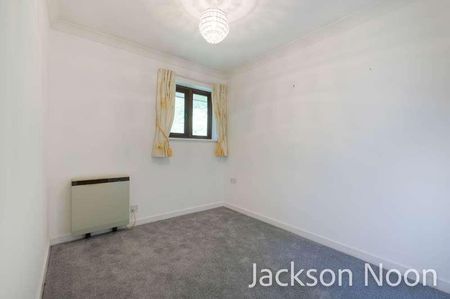 Oakmead Green, Epsom, KT18 - Photo 2