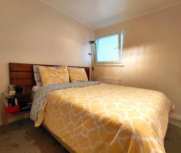 Barrydene, Oakleigh Road North, Whetstone, Barnet N20, London - Photo 4